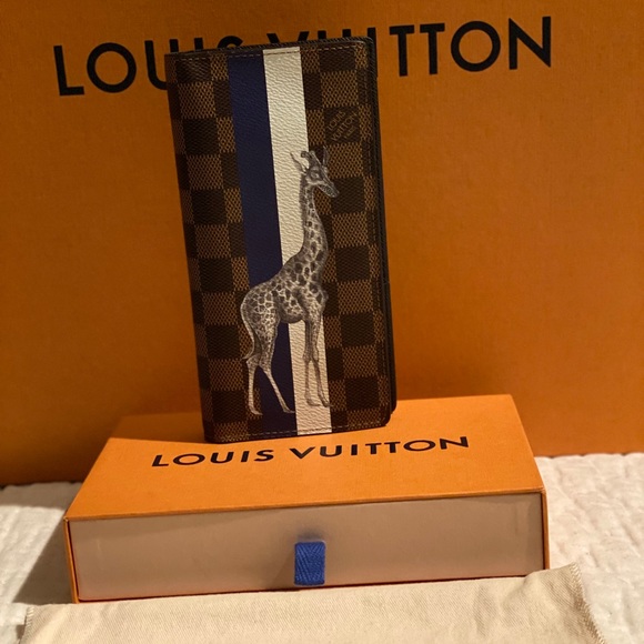 LV Brazza Wallet - Picture 4 of 7